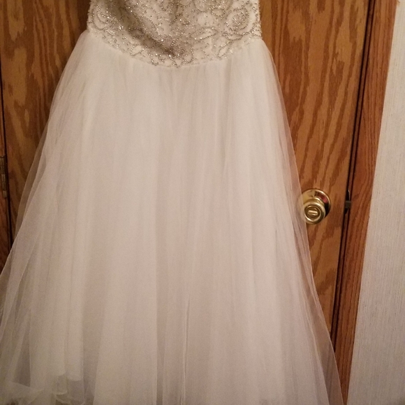 David's bridal wedding dress size 8 - Picture 6 of 7